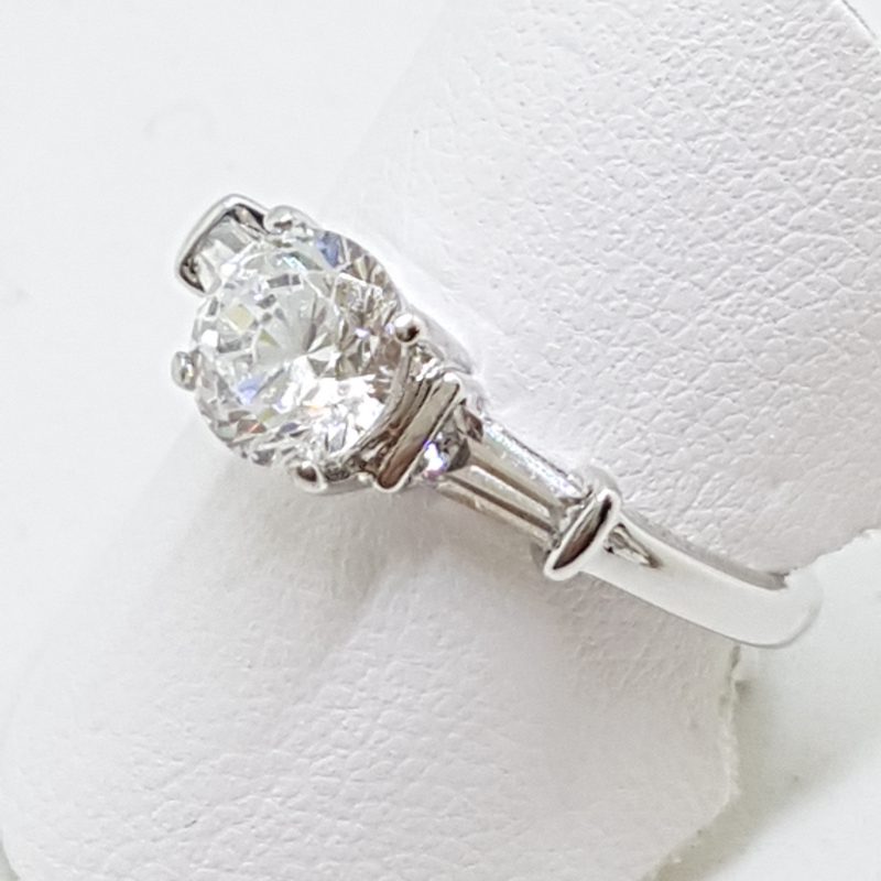 9ct White Gold Cubic Zirconia Engagement/Dress Ring