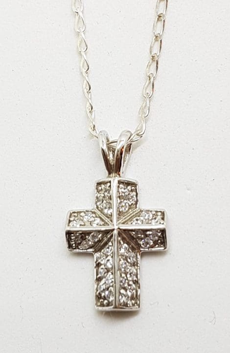 Sterling Silver Cubic Zirconia Cross/Crucifix Pendant on Silver Chain
