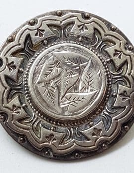 Sterling Silver Antique Round Leaf Design Brooch
