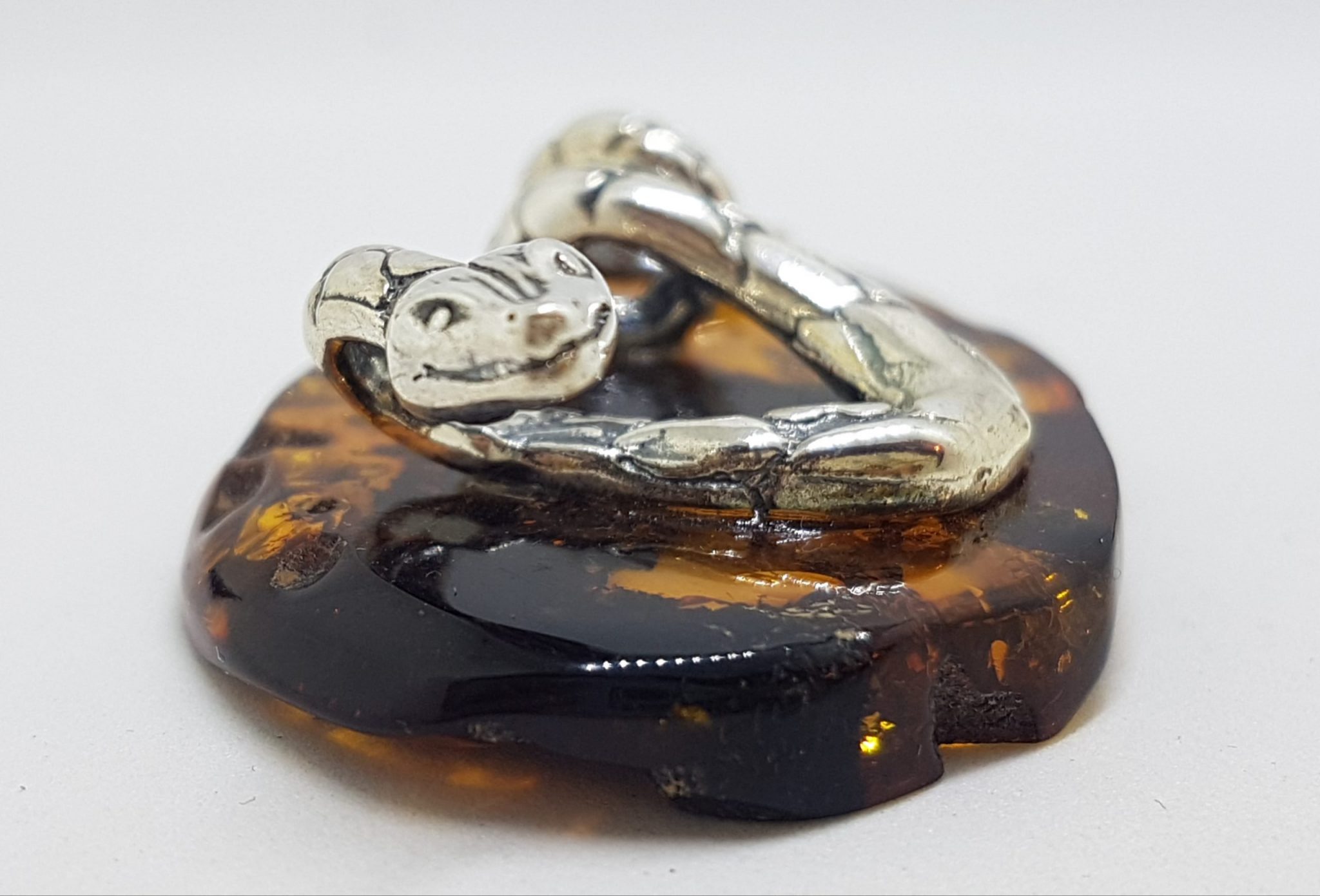 20200711_202201 Snake / Reptile - Solid Sterling Silver Natural Baltic Amber Small Figurine / Statue / Sculpture