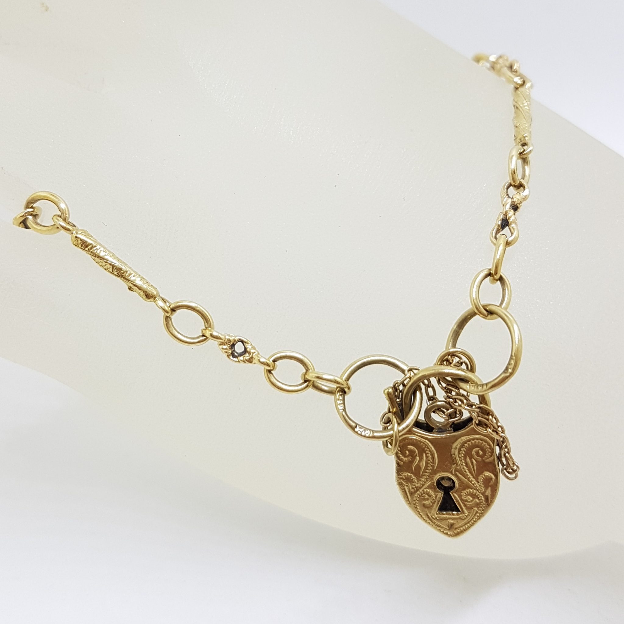 9ct Yellow Gold Round and Twist Link Bracelet with Shield / Heart Padlock Clasp