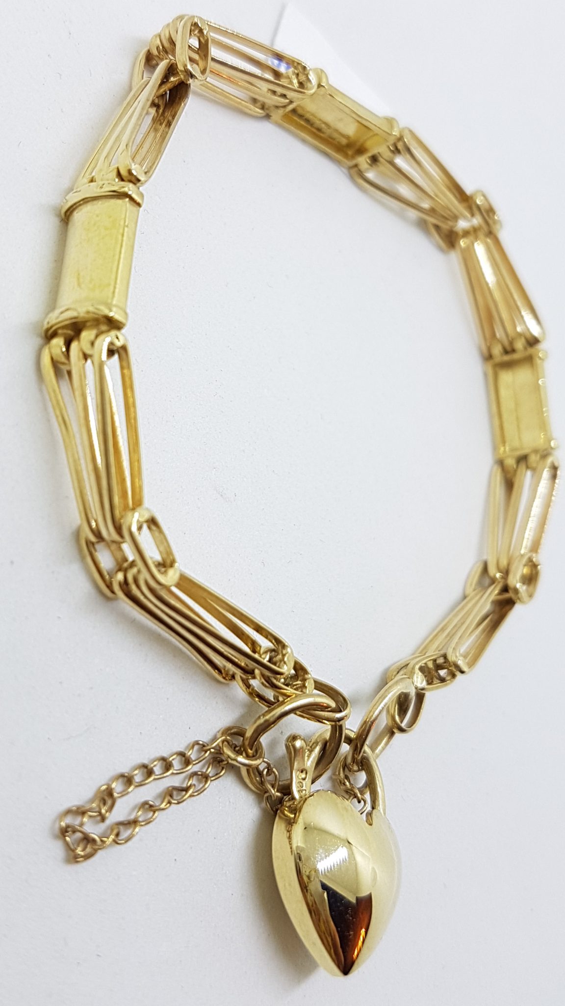 20200623_195657 9ct Yellow Gold Gate Link Bracelet with Puffy Heart Shape Padlock Clasp