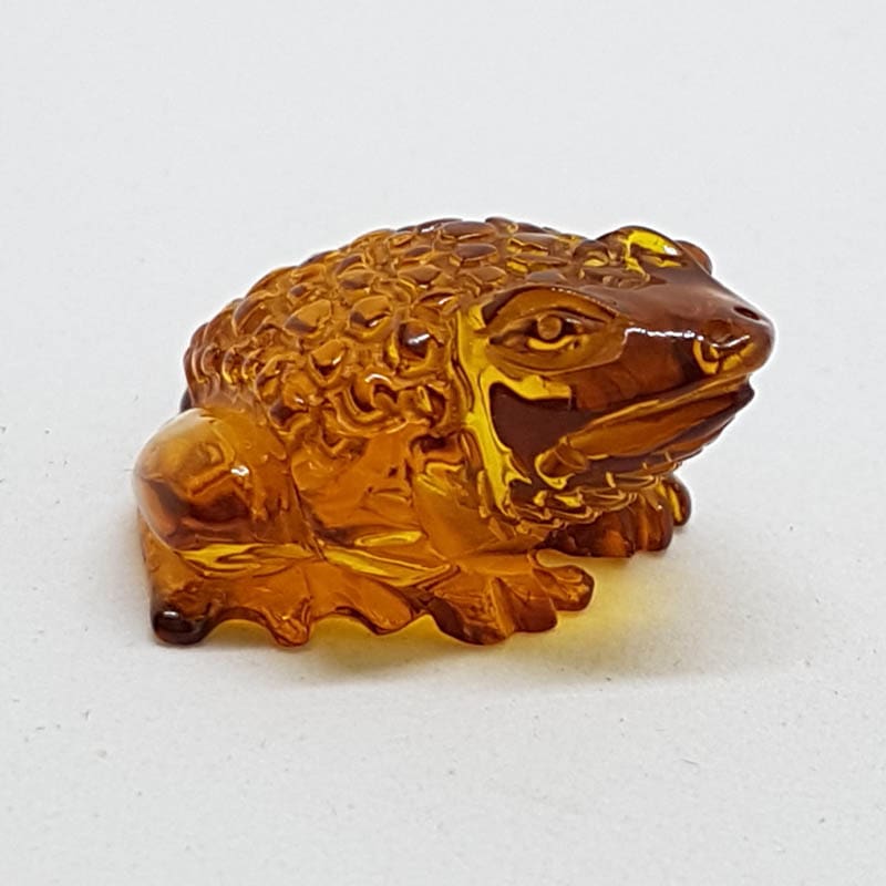 Hand Carved Natural Baltic Amber Small Frog / Toad Figurine / Statue