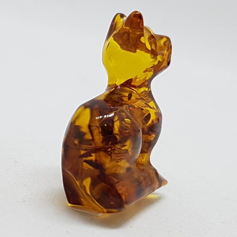 Hand Carved Natural Baltic Amber Small Cat Figurine / Statue 1