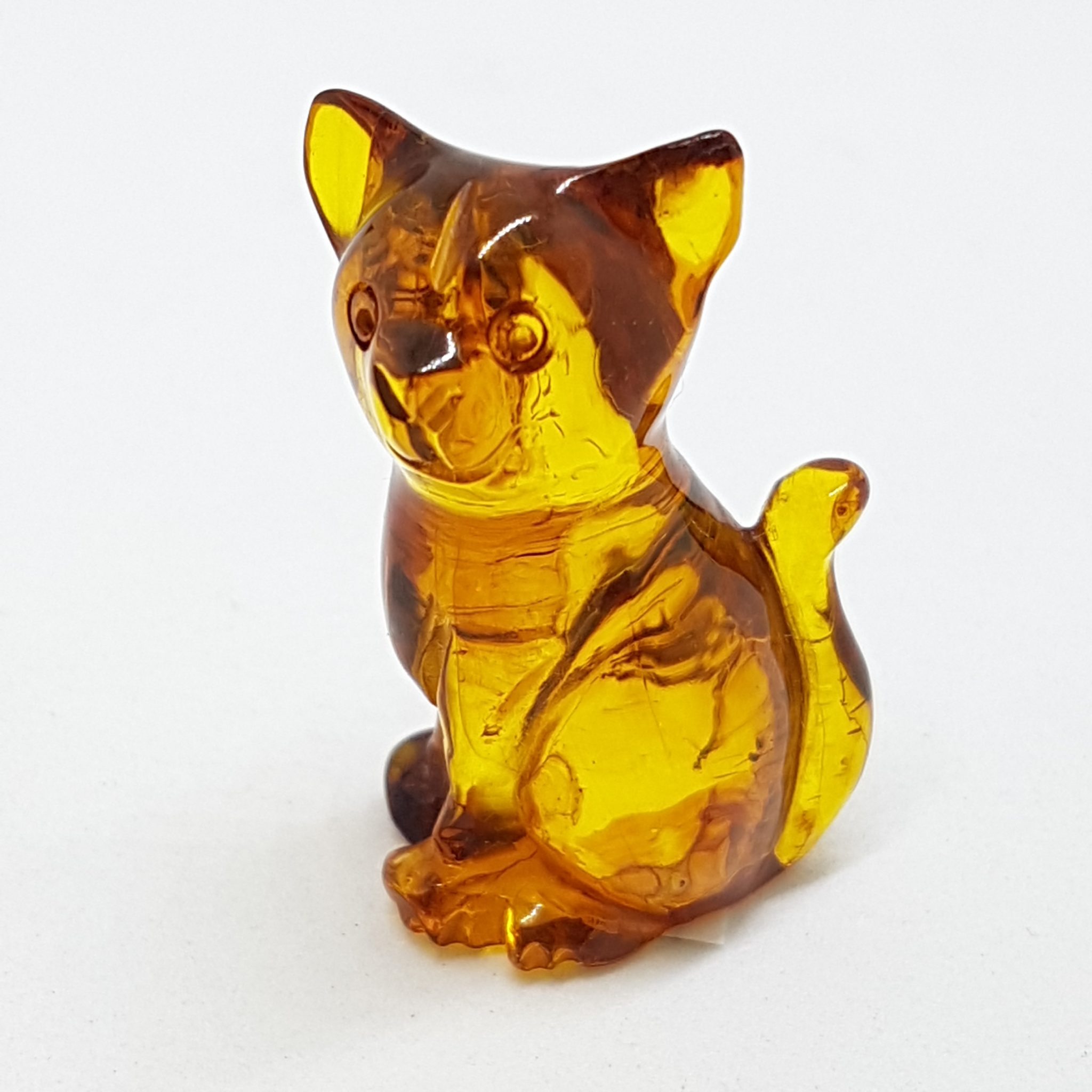 20200730_151750 Hand Carved Natural Baltic Amber Small Cat Figurine / Statue 3