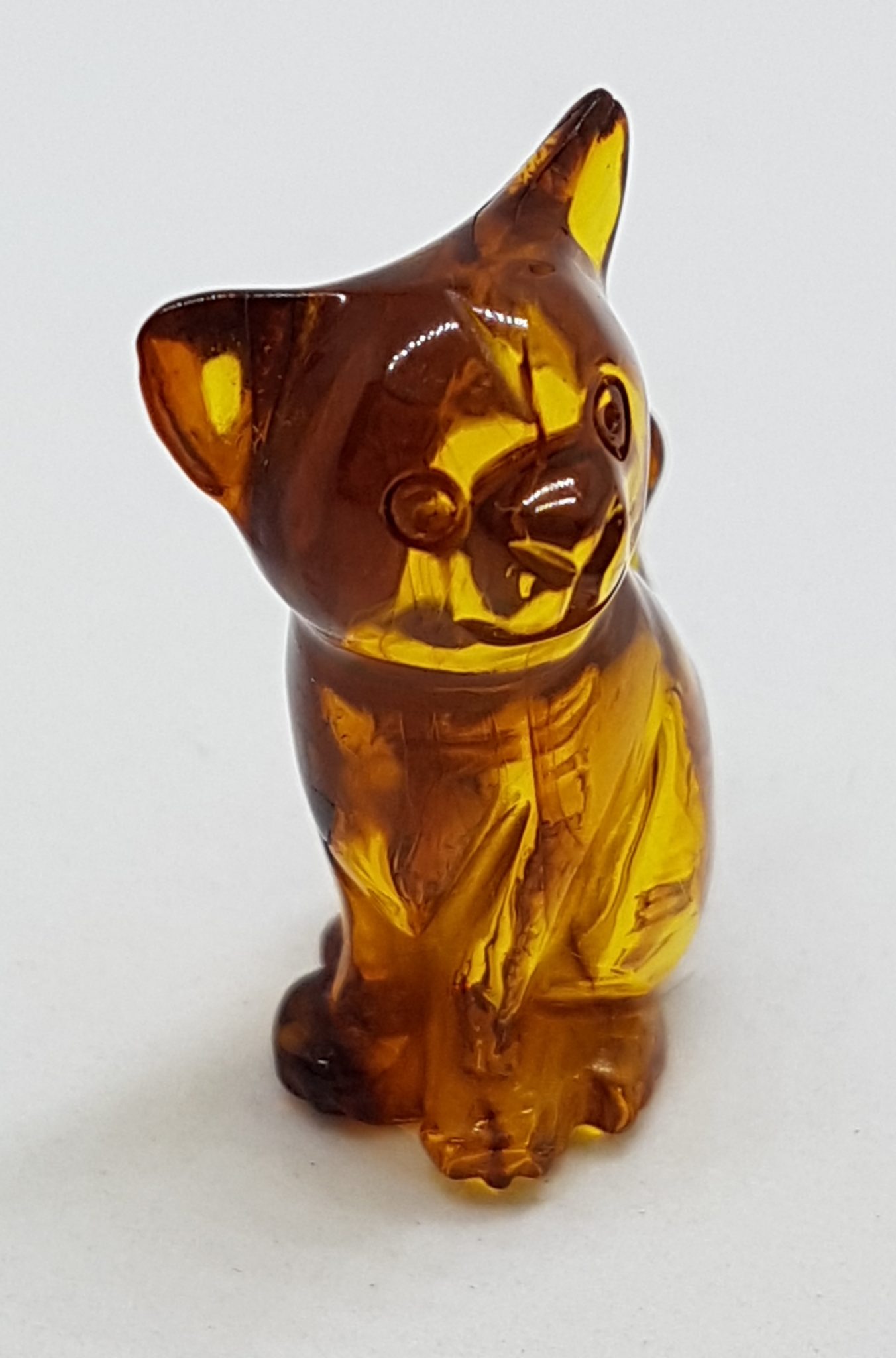 20200730_151809 Hand Carved Natural Baltic Amber Small Cat Figurine / Statue 3