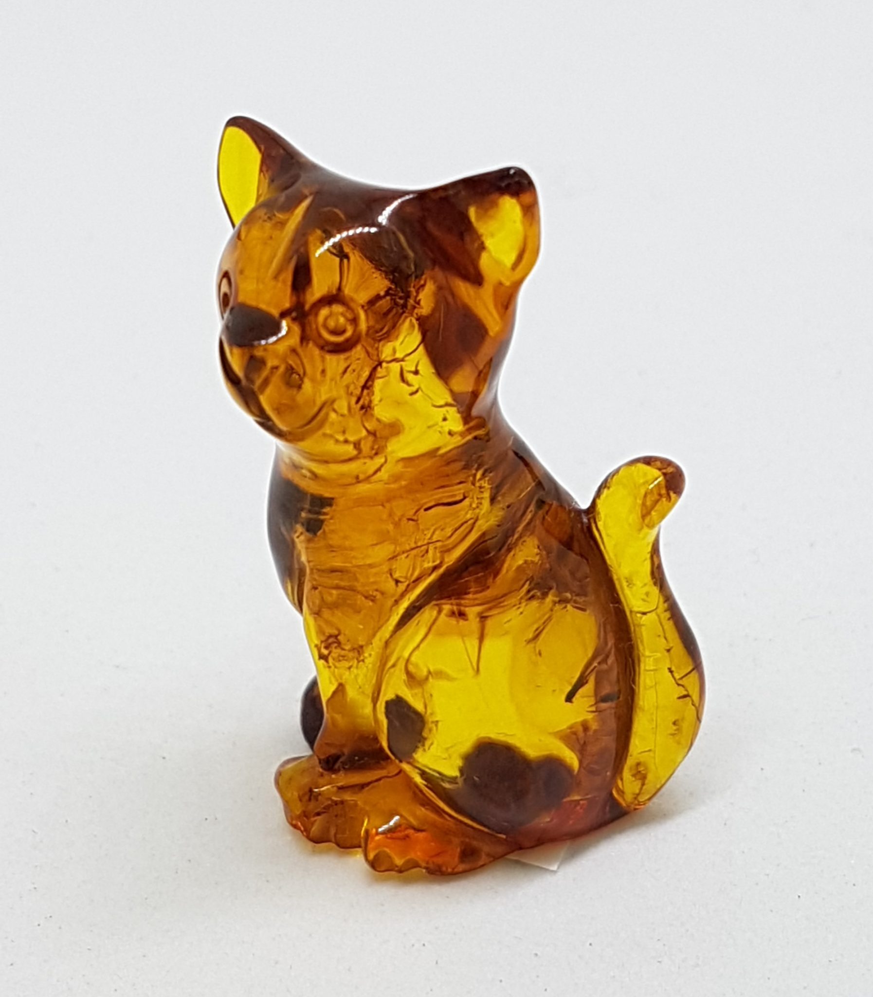 20200730_151914 Hand Carved Natural Baltic Amber Small Cat Figurine / Statue 3