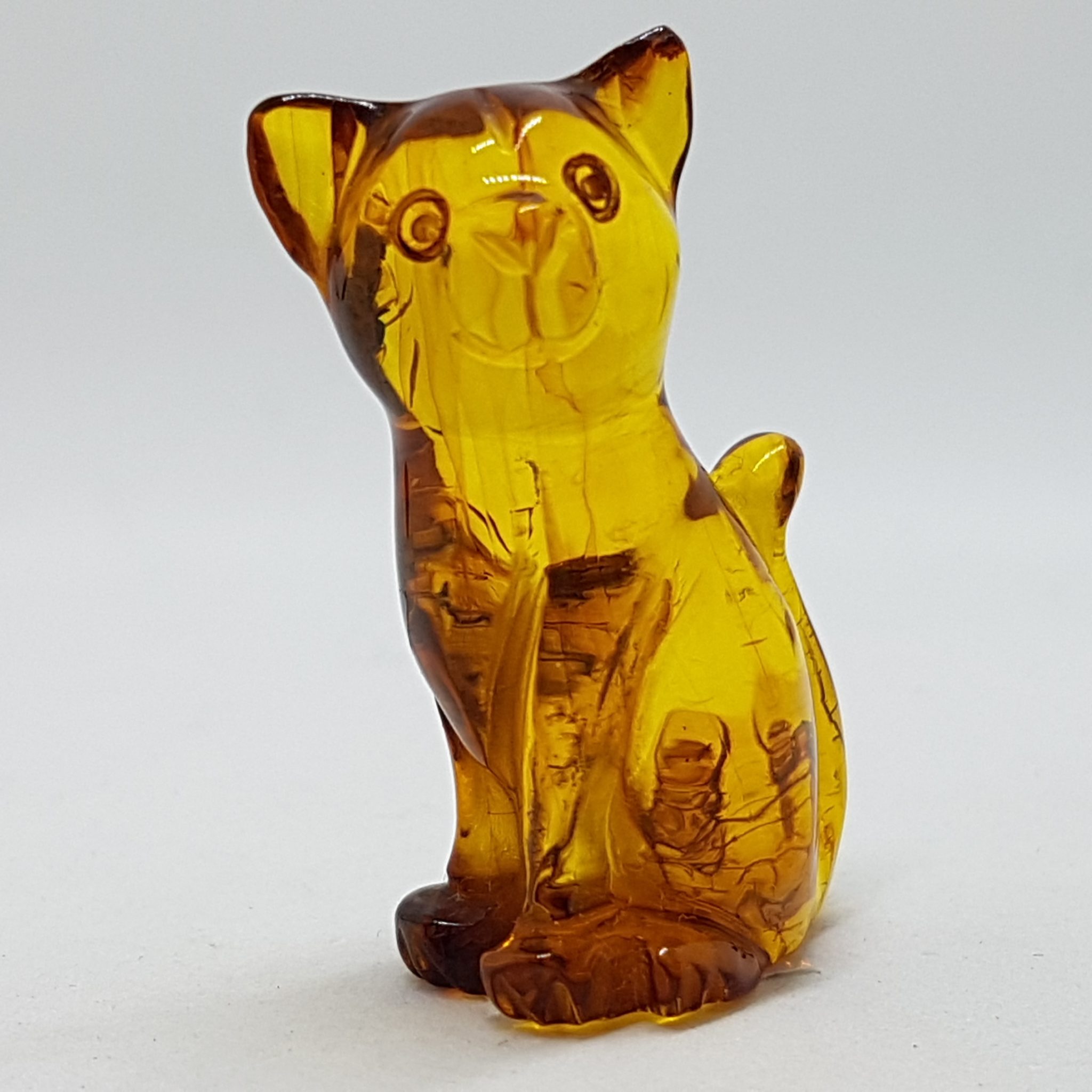 20200730_151946 Hand Carved Natural Baltic Amber Small Cat Figurine / Statue 3
