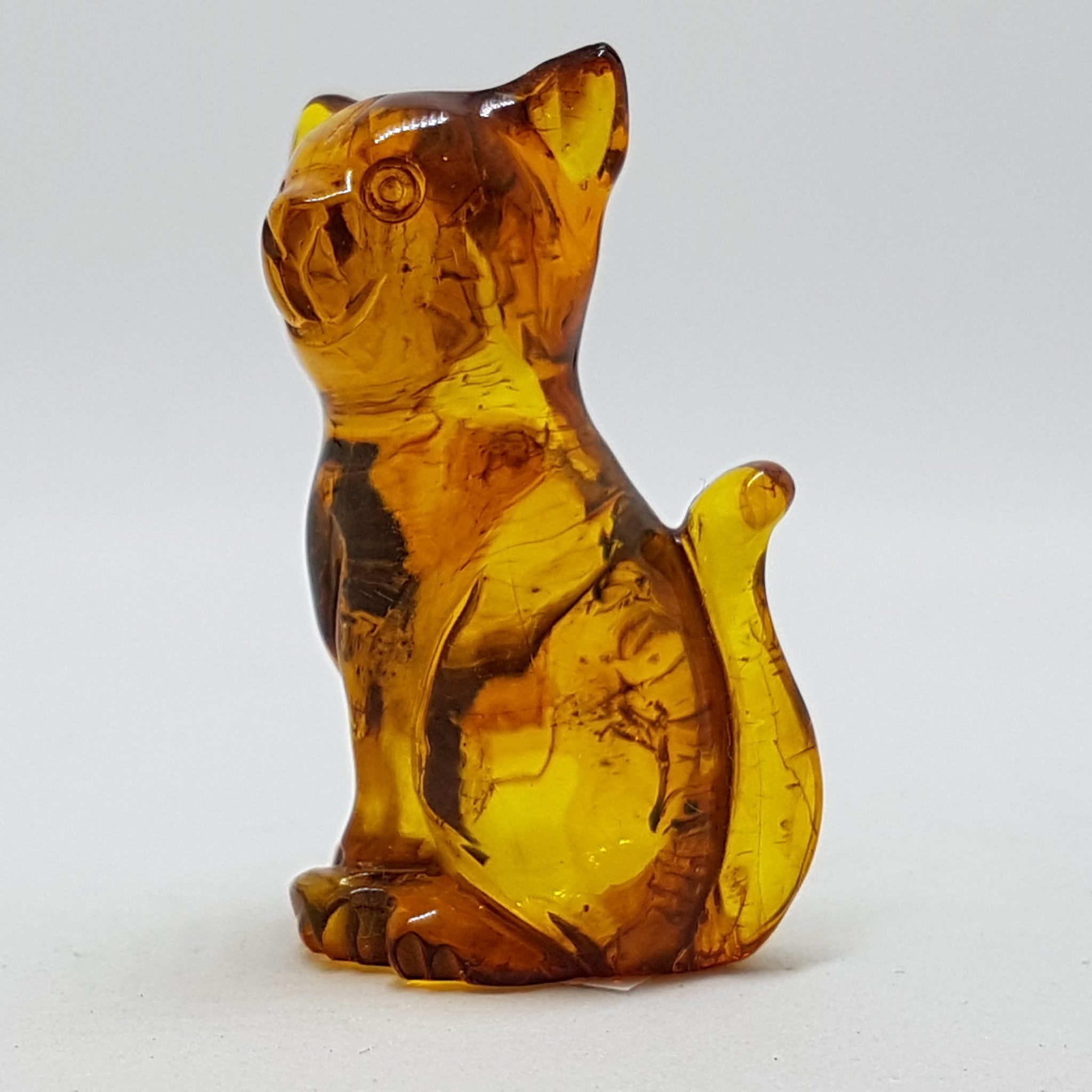 20200730_152004 Hand Carved Natural Baltic Amber Small Cat Figurine / Statue 3