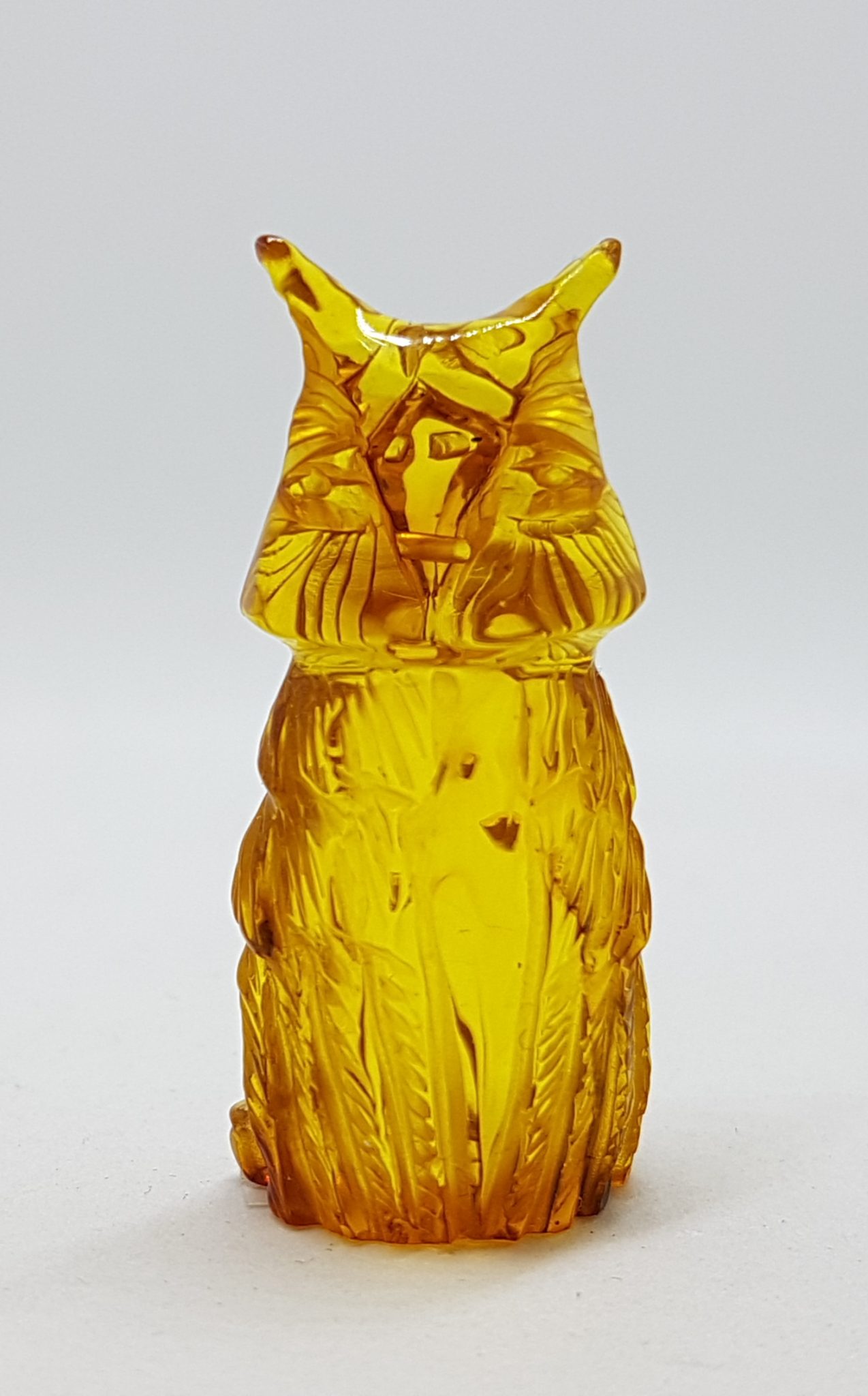 20200730_155532 Hand Carved Natural Baltic Amber Small Owl Figurine / Statue 3