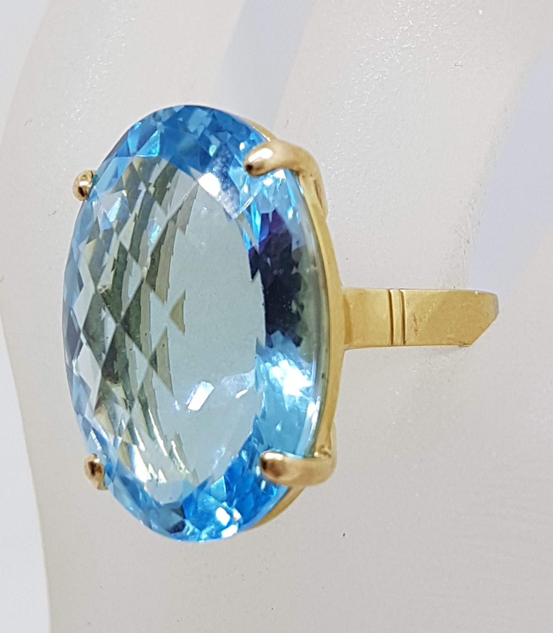 9ct Yellow Gold Large Oval Claw Set Topaz Cocktail Ring