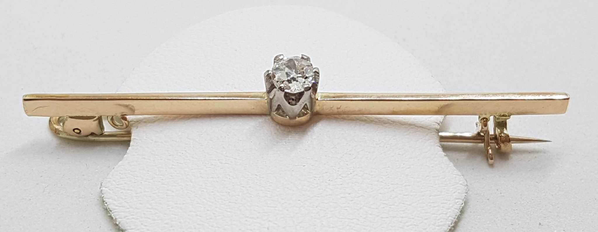 9ct Yellow Gold Solitaire Diamond Bar Brooch