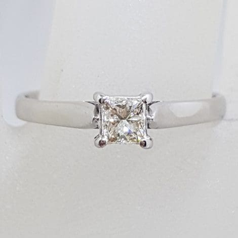 18ct White Gold Princess Cut Square Diamond Solitaire Ring