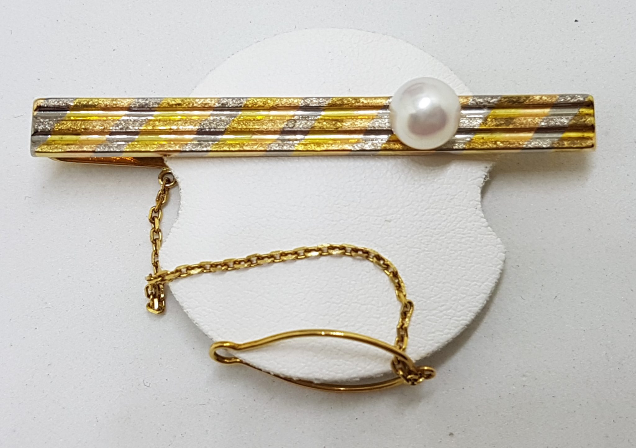 18ct Yellow and White Gold Two Tone Tie Clip with Pearl
