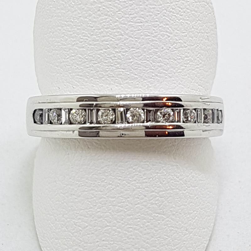 18ct White Gold Baguette & Round Diamond Channel Set Eternity / Wedding Band Ring