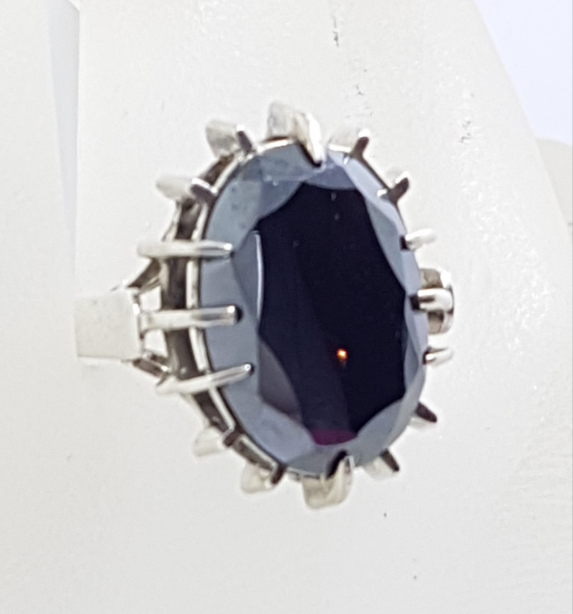 20200825_203002 Sterling Silver Large Claw Set Iron Ore / Hematite Ring - Antique / Vintage