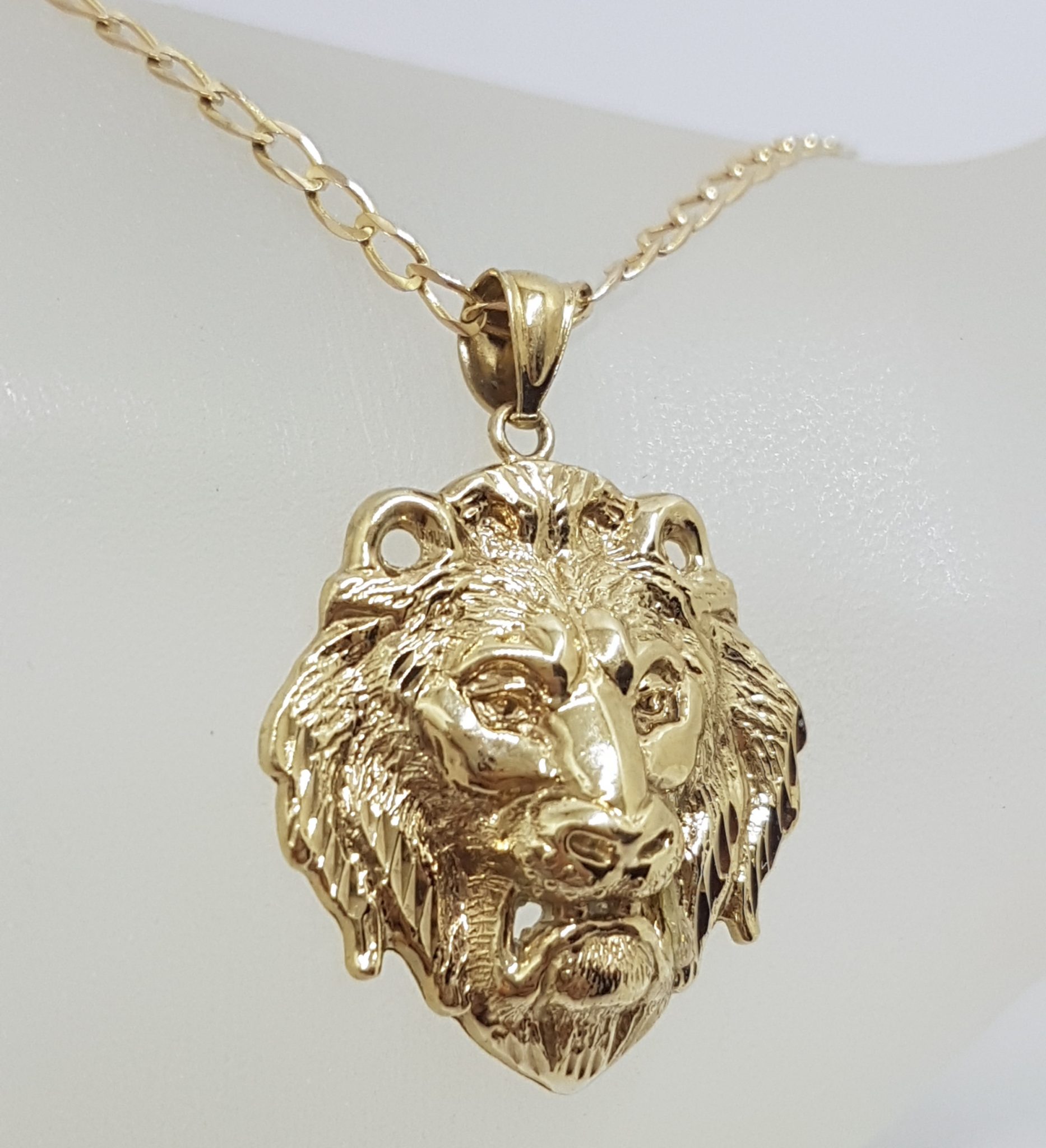 9ct Yellow Gold Large 3D Lion Head Pendant on Gold Chain