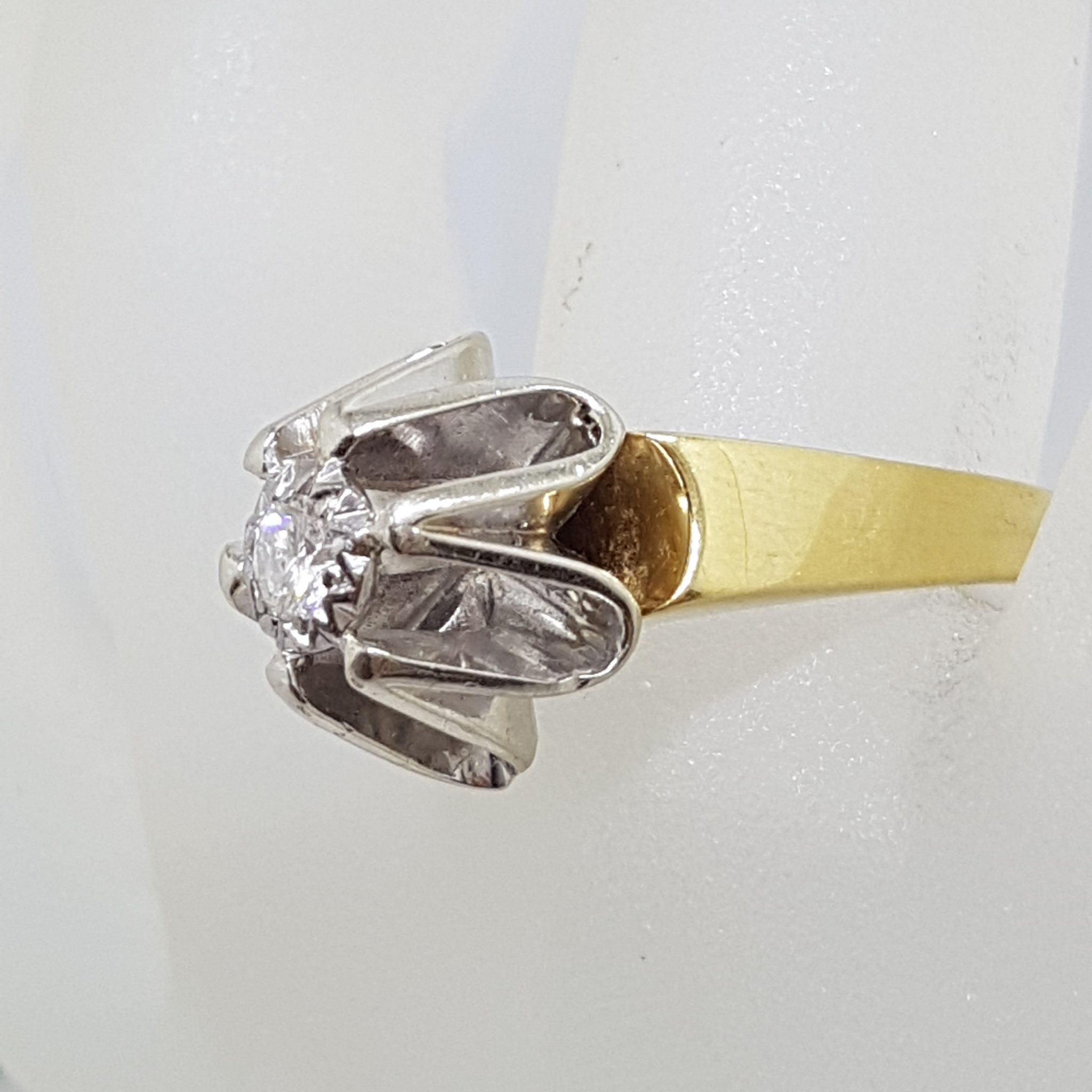 Very Unusual 18ct Gold & Platinum High set Diamond Ring - Heavy