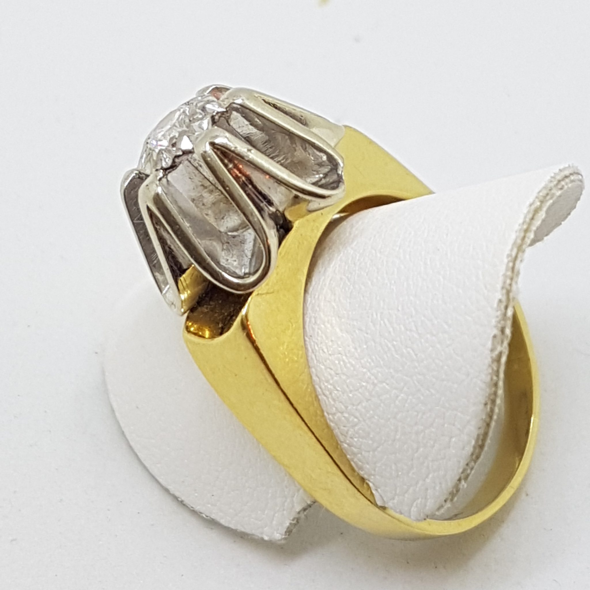 Very Unusual 18ct Gold & Platinum High set Diamond Ring - Heavy