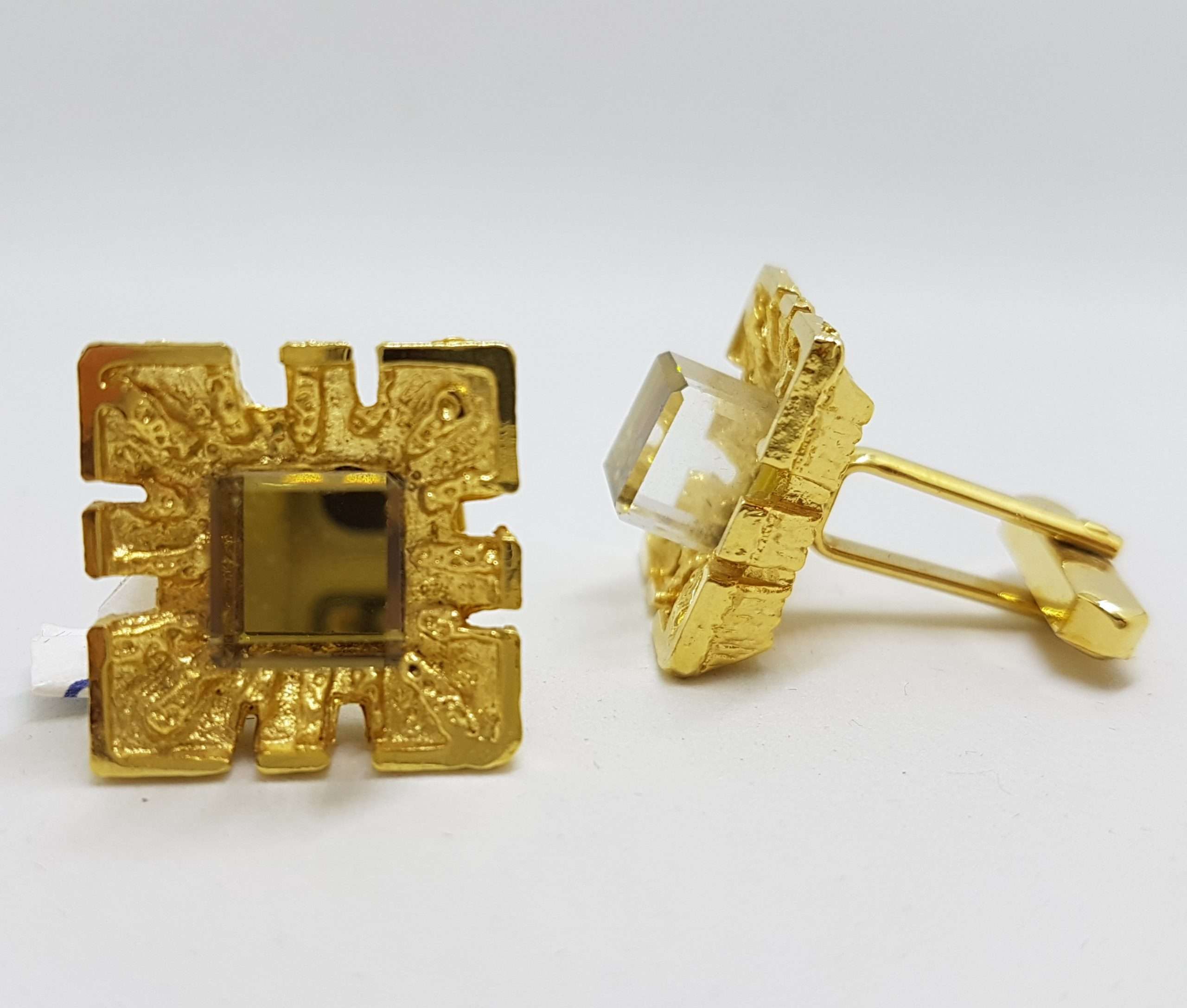 20200901_202745 Vintage Costume Gold Plated Cufflinks – Square – Brown