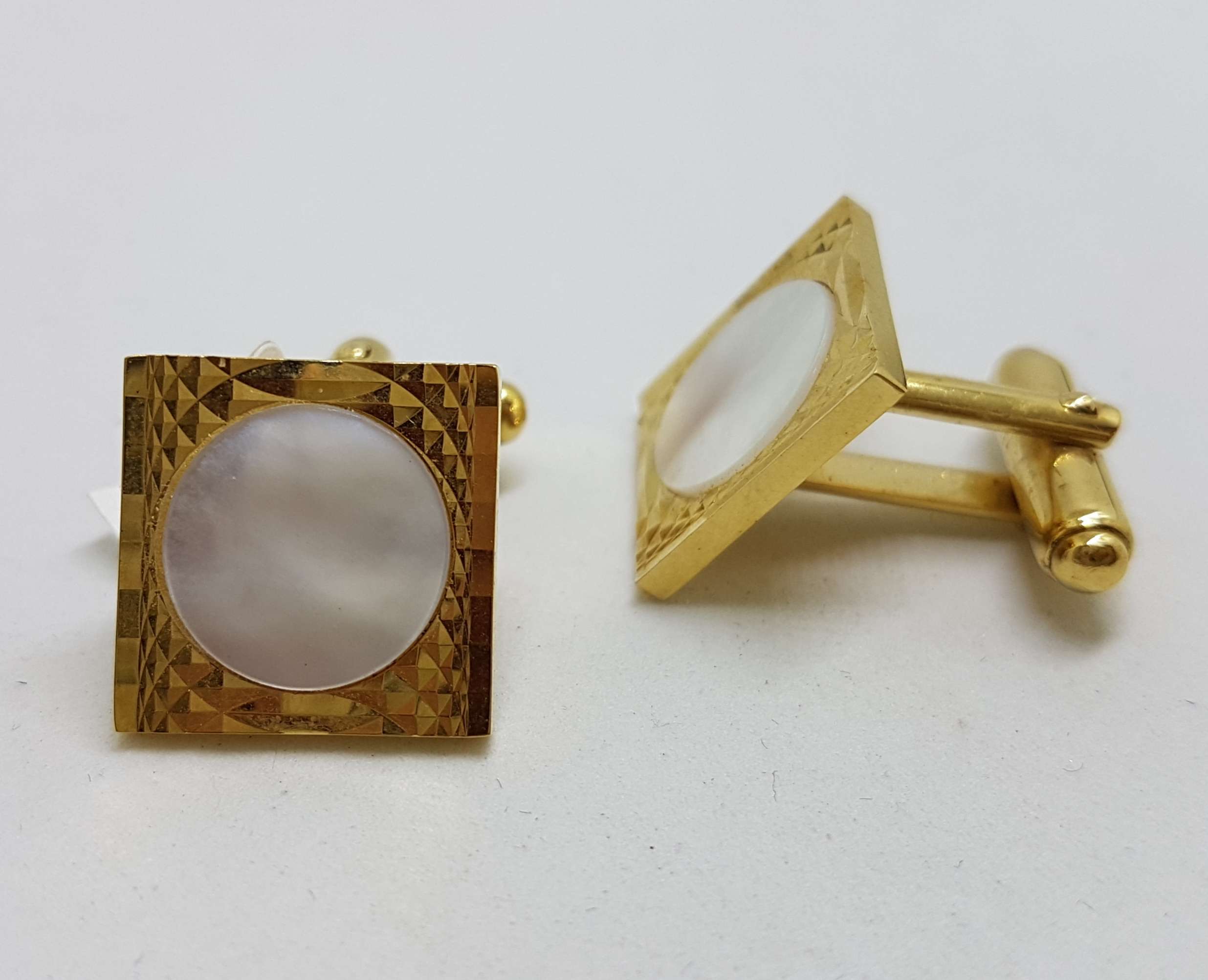 20200901_210727 Vintage Costume Gold Plated Cufflinks - Round in Square - Mother of Pearl