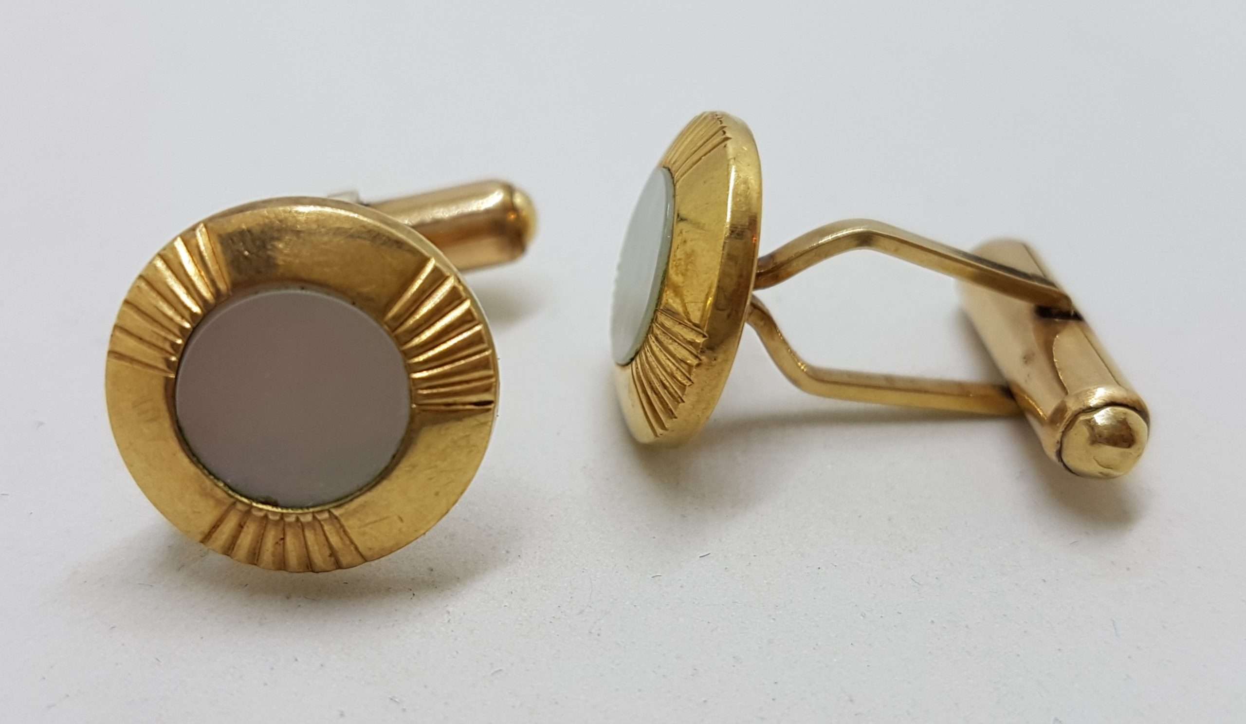 20200901_211249 Vintage Costume Gold Plated Cufflinks – Round - Mother of Pearl
