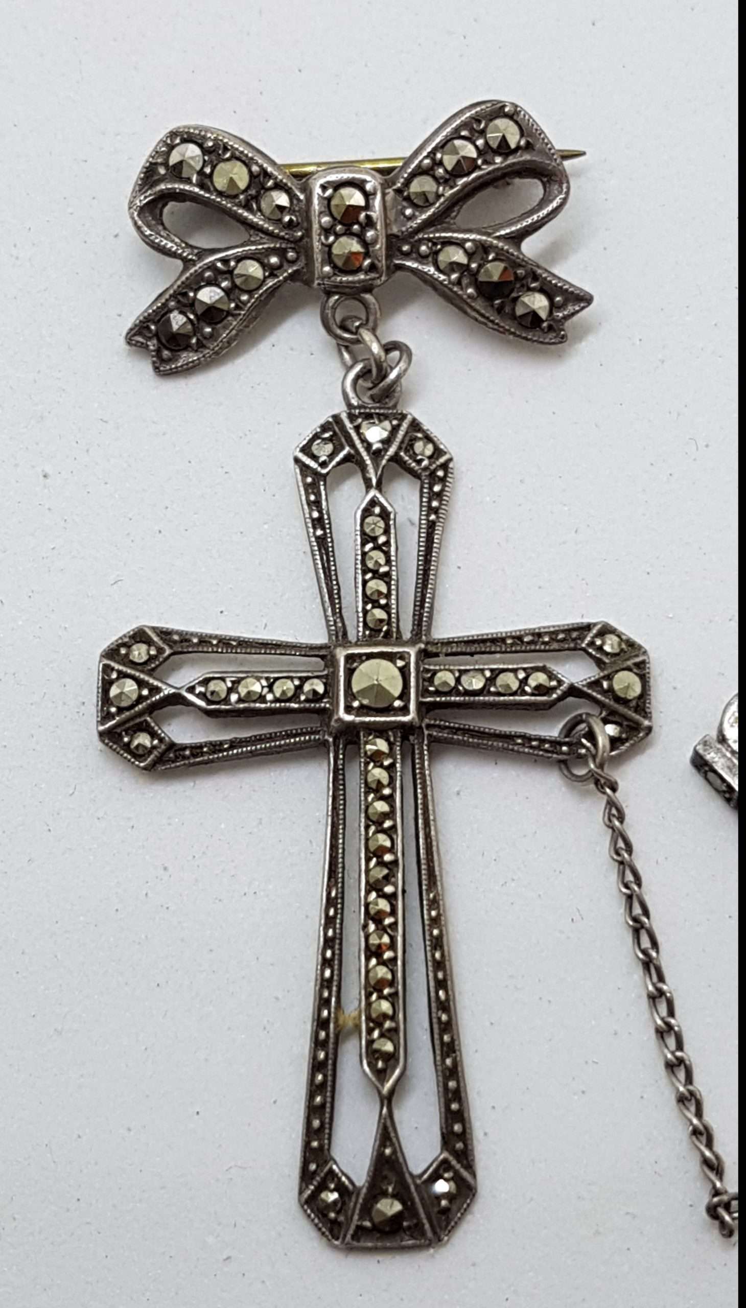 20200910_183227 Sterling Silver Vintage Marcasite Brooch – Large Cross / Crucifix on Bow