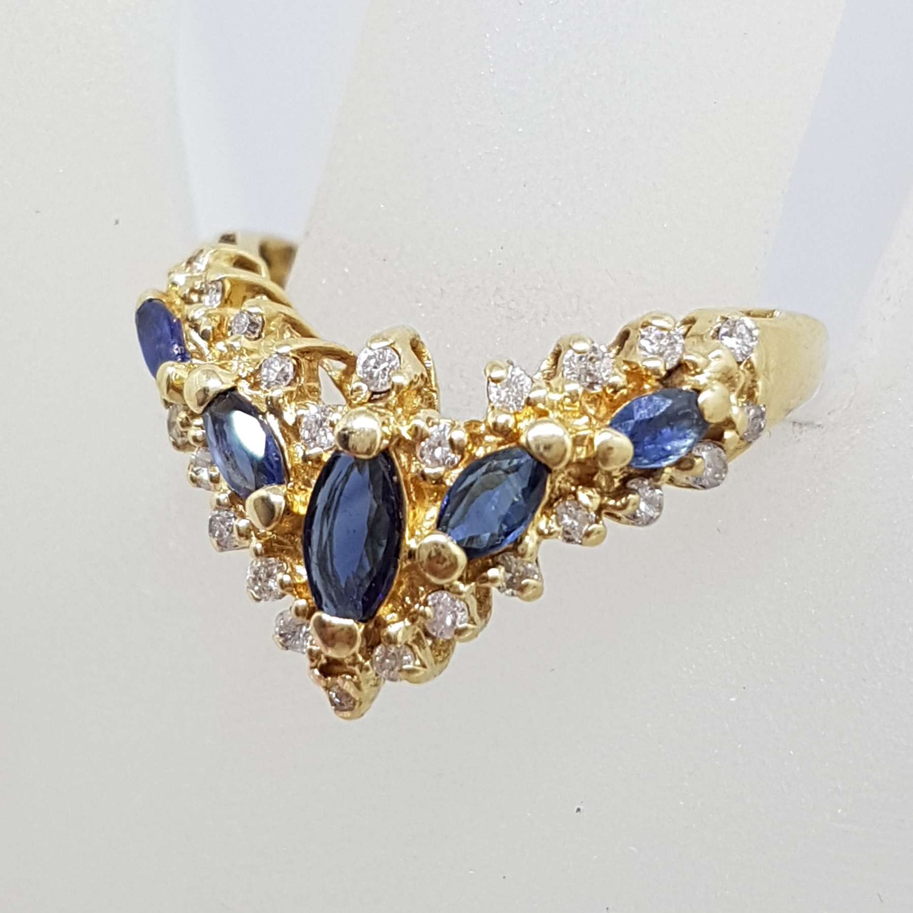 20200920_202051 18ct Yellow Gold Natural Sapphire & Diamond Large Ornate Curved/Wishbone Ring