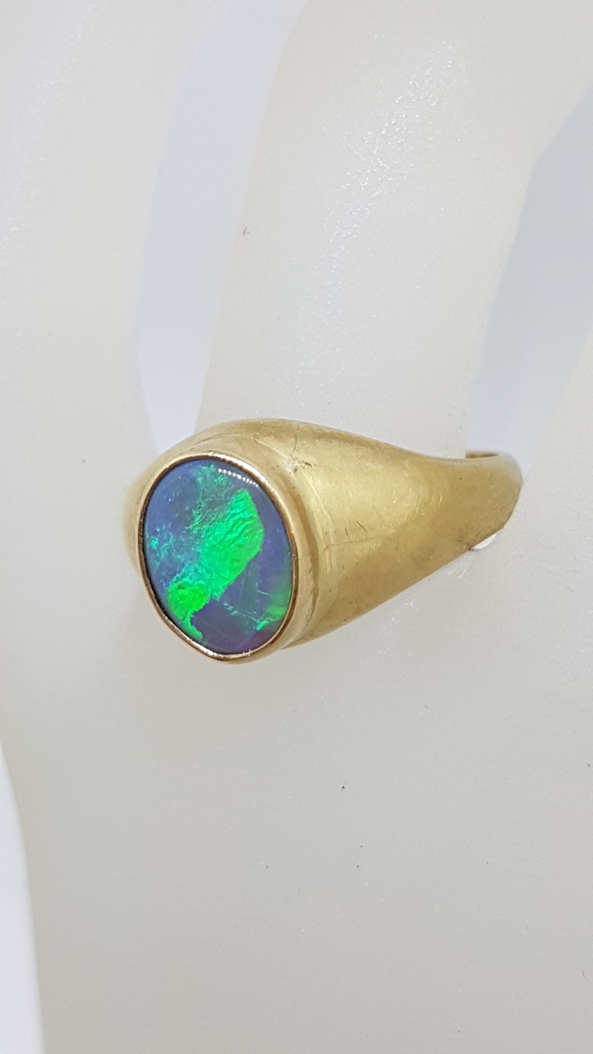 9ct Yellow Gold Large Oval Opal Gents Ring - Antique / Vintage