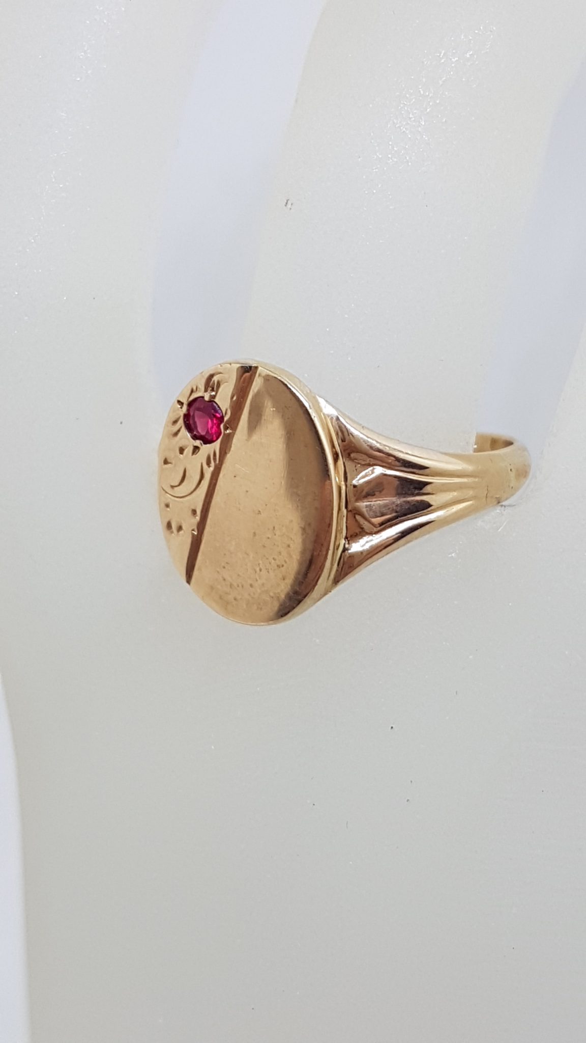 9ct Rose Gold Oval Gents Signet Ring with Ruby - Antique / Vintage