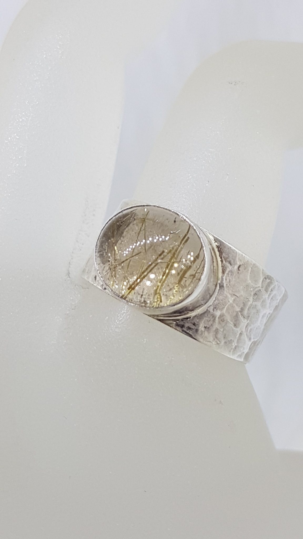Sterling Silver Oval Rutilated Quartz Wide Beaten Pattern Band Ring - Gents / Ladies