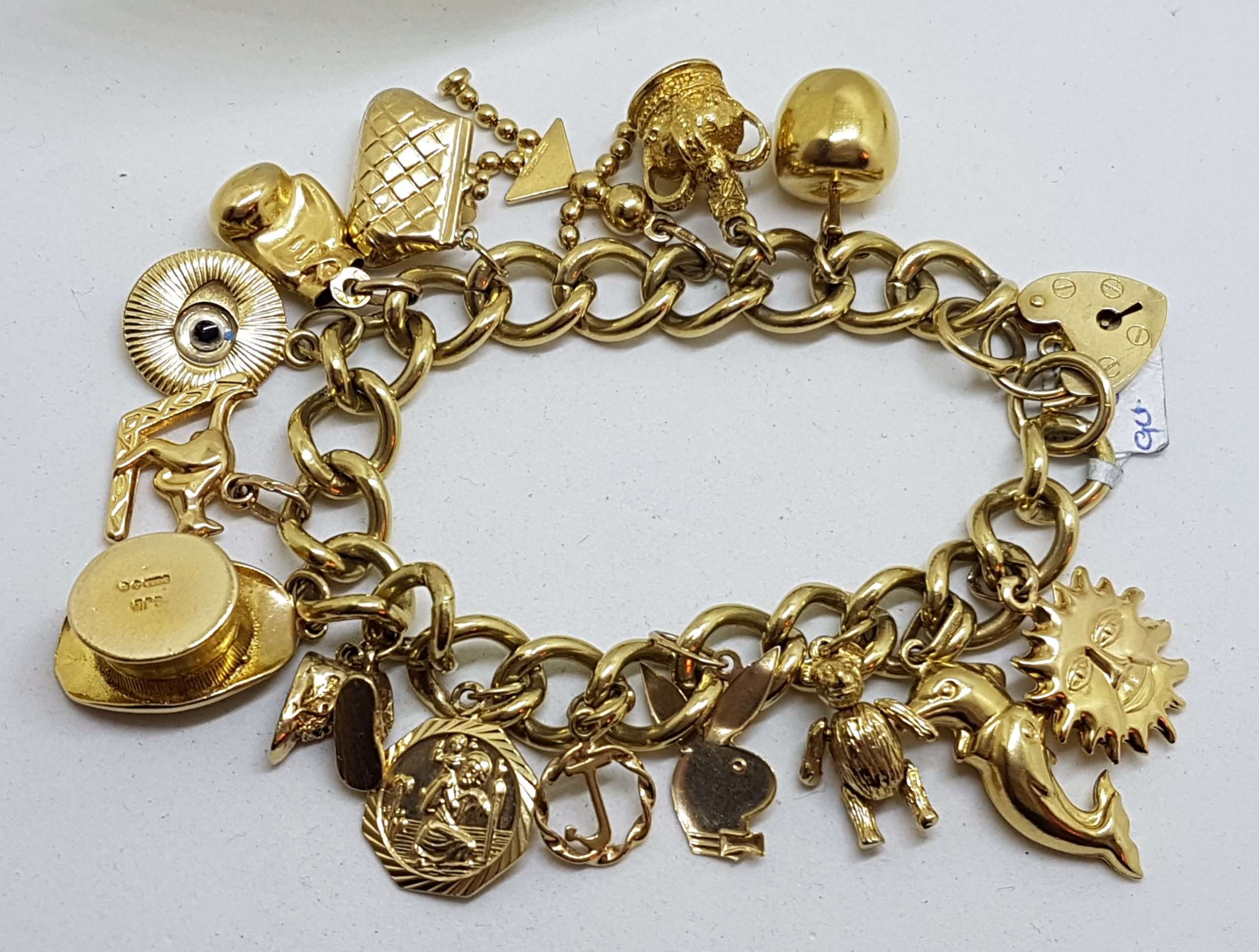 20200914_215940 9ct Yellow Gold Heavy and Solid Curb Link Charm Bracelet with Heart Padlock - Antique / Vintage