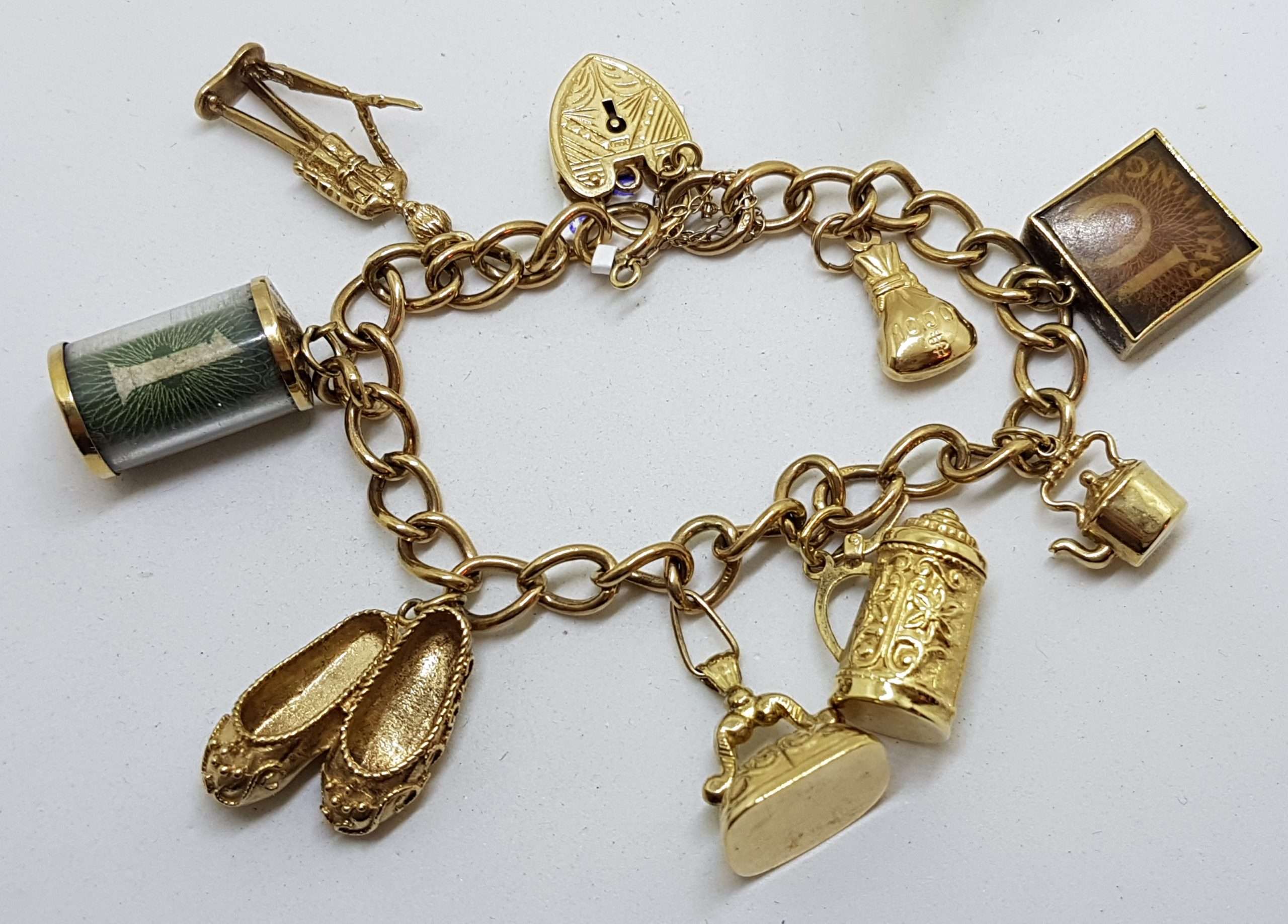 20200914_220015 9ct Yellow Gold Charm Bracelet with Heart Padlock - Includes Bank Note Charms - Antique / Vintage