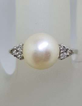 18ct White Gold & Platinum Pearl and Diamond Ring
