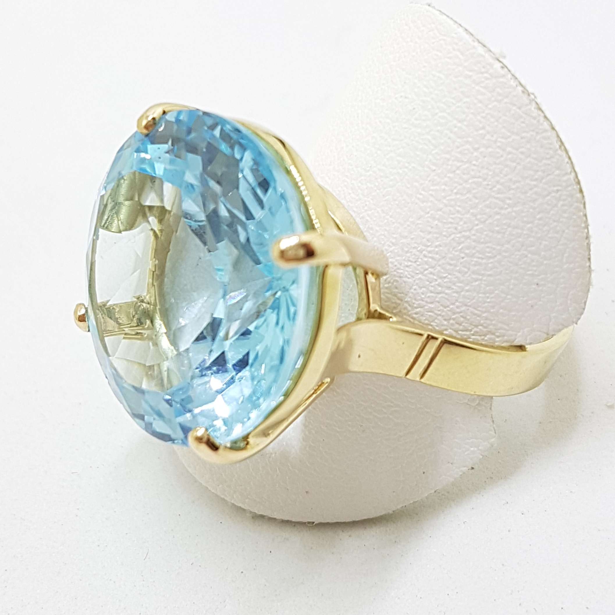 20200915_191534 9ct Yellow Gold Large Light Blue Topaz Round Cocktail Ring
