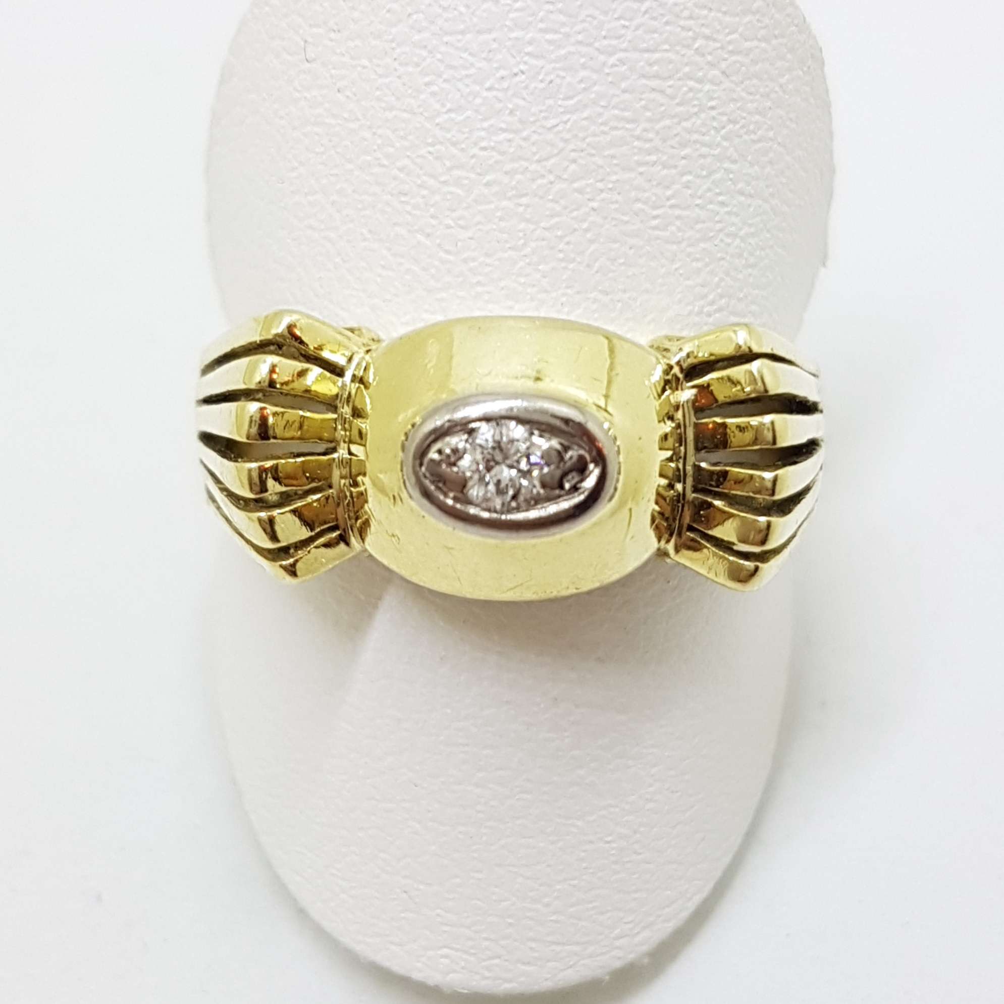 14ct Yellow Gold Solitaire Diamond in Bow Shape Ring