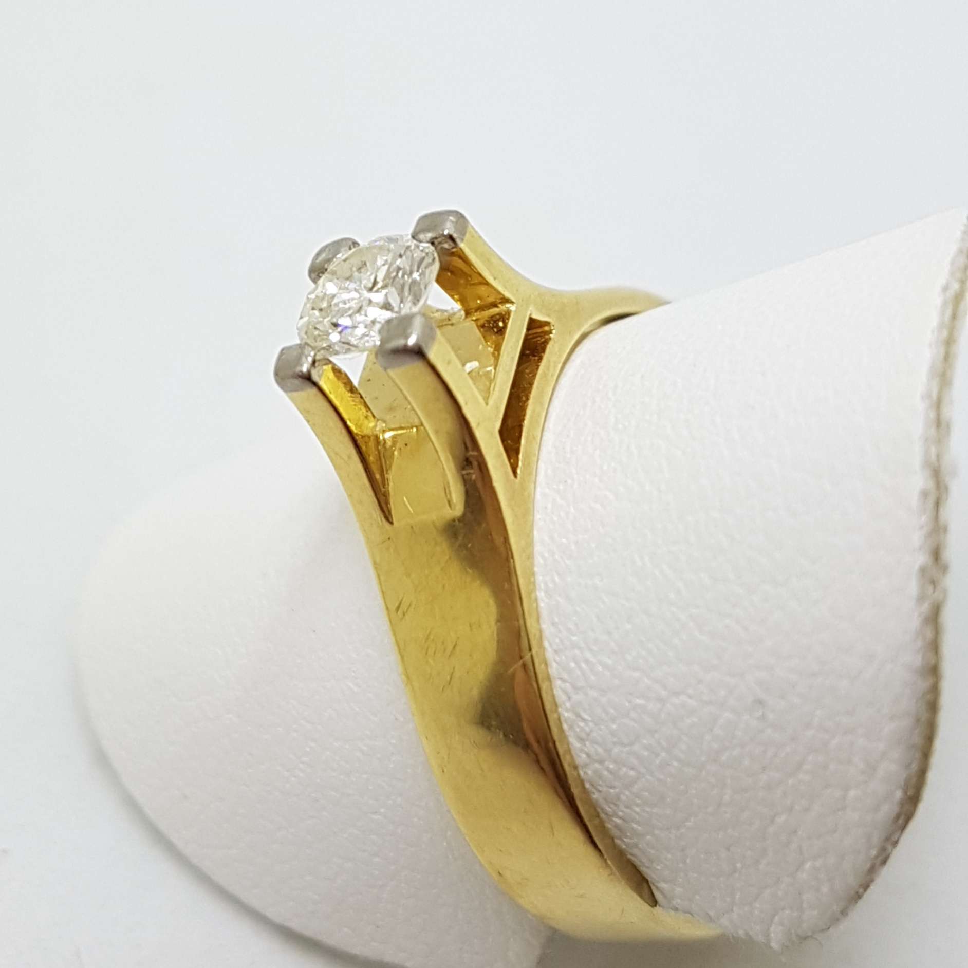 18ct Yellow Gold & Platinum Solitaire Diamond Ring - Antique / Vintage