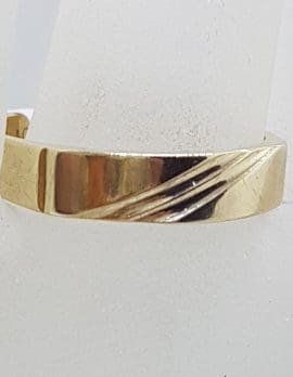 9ct Yellow Gold Rectangular Gents Striped Band Signet Ring