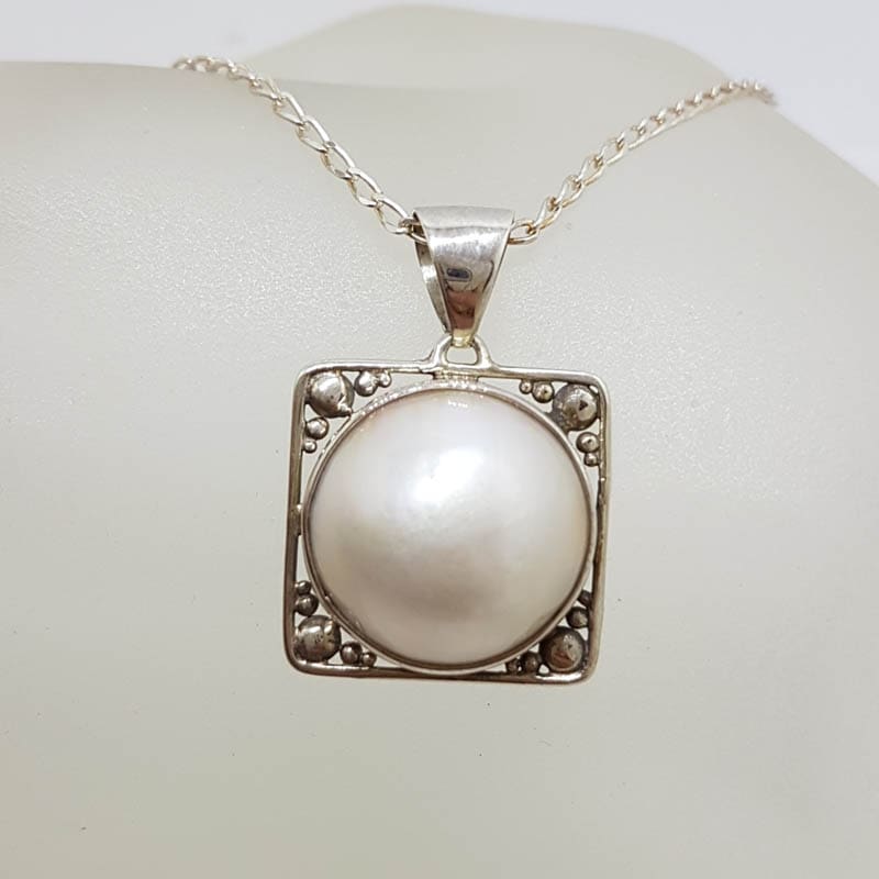 Sterling Silver Round Mabe Pearl Ornate Filigree Square Pendant on Silver Chain