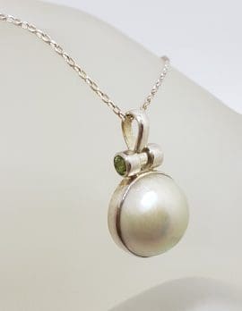 Sterling Silver Round Mabe Pearl with Peridot Pendant on Silver Chain