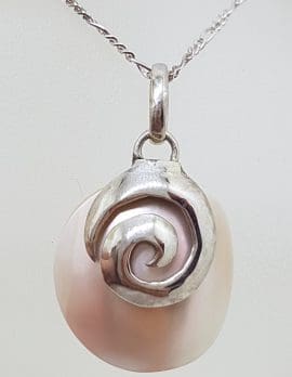 Sterling Silver Mother of Pearl Swirl on Round Pendant on Silver Chain