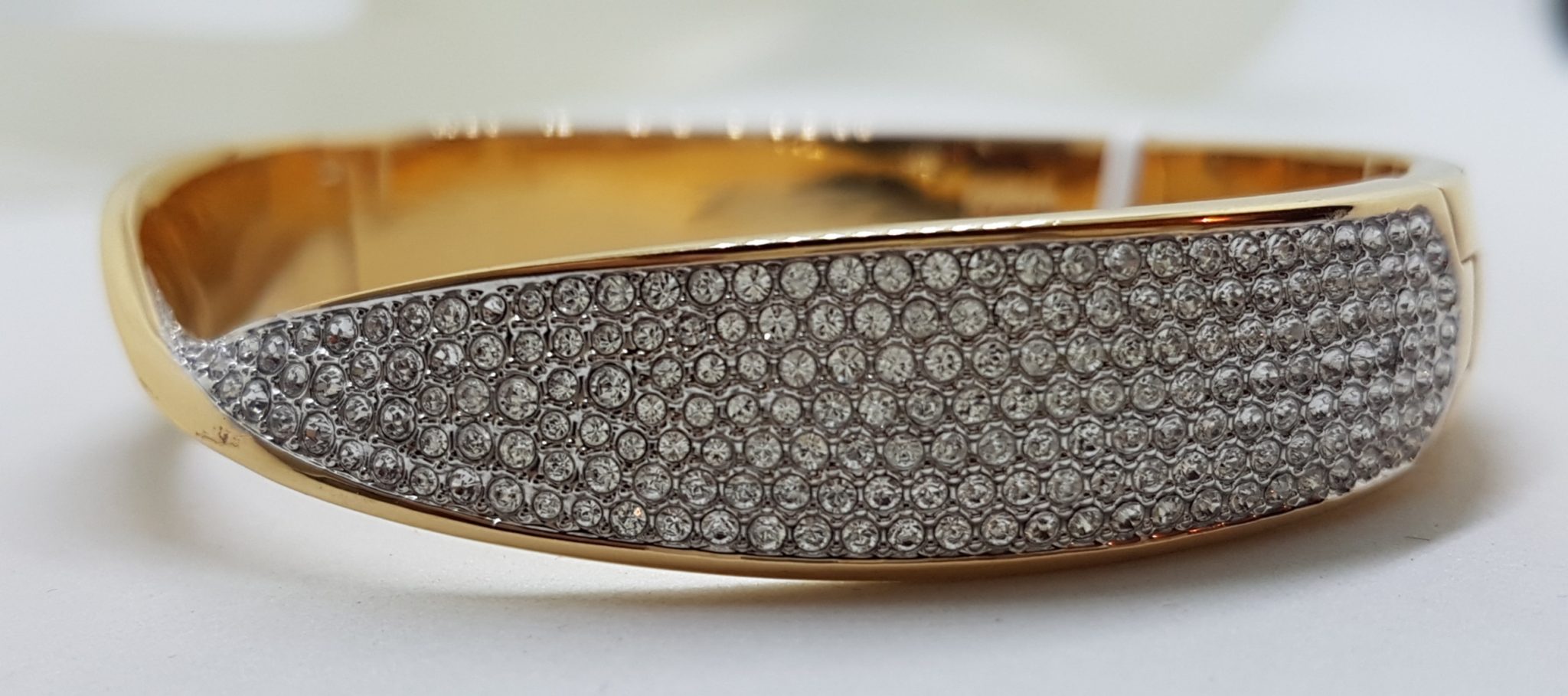 20201029_195538 Swarovski Crystal " Freedom " Plated Bangle