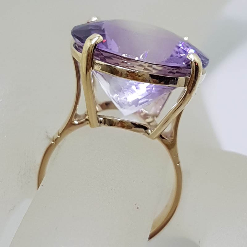 20201030_140348 9ct Yellow Gold Large Round Claw Set Amethyst Cocktail Ring