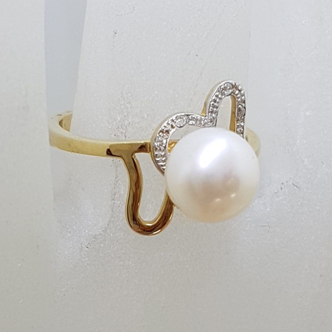 20201129_122844 9ct Yellow Gold Unique Pearl and Diamond 2 Hearts Ring