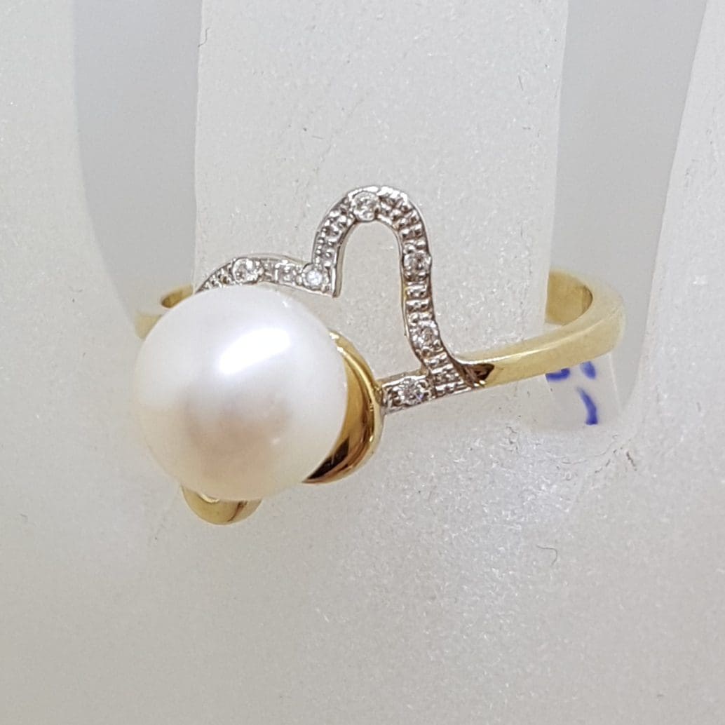 20201129_122903 9ct Yellow Gold Unique Pearl and Diamond 2 Hearts Ring