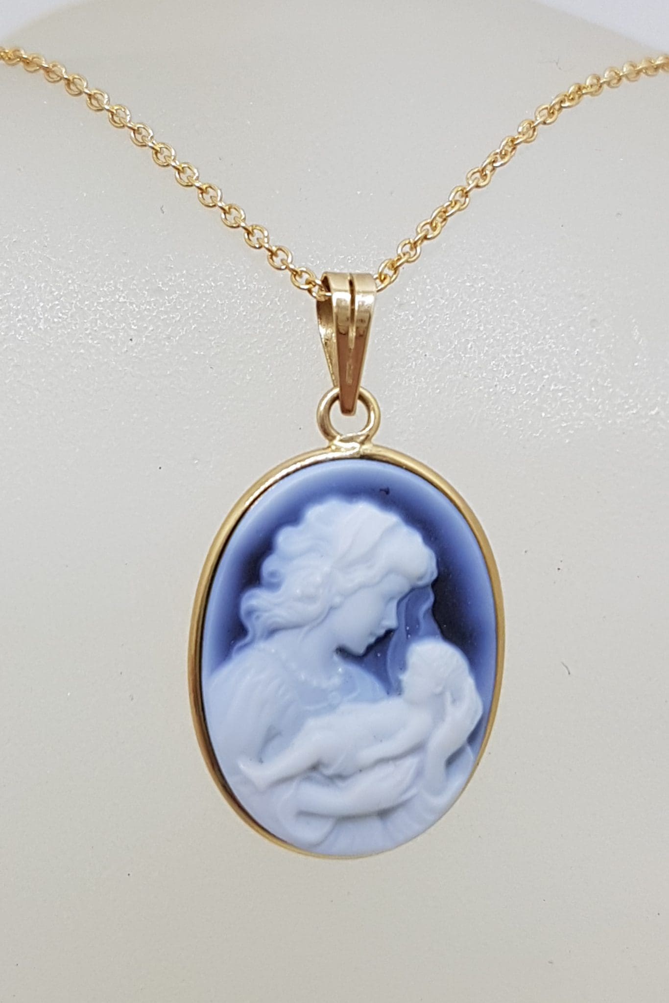 14ct Yellow Gold Blue Agate Oval Cameo Mother & Child Pendant on 9ct Chain