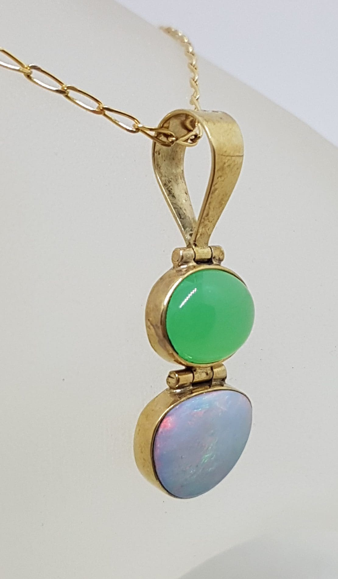 9ct Gold Opal and Australian Jade / Chrysoprase Pendant on 9ct Chain