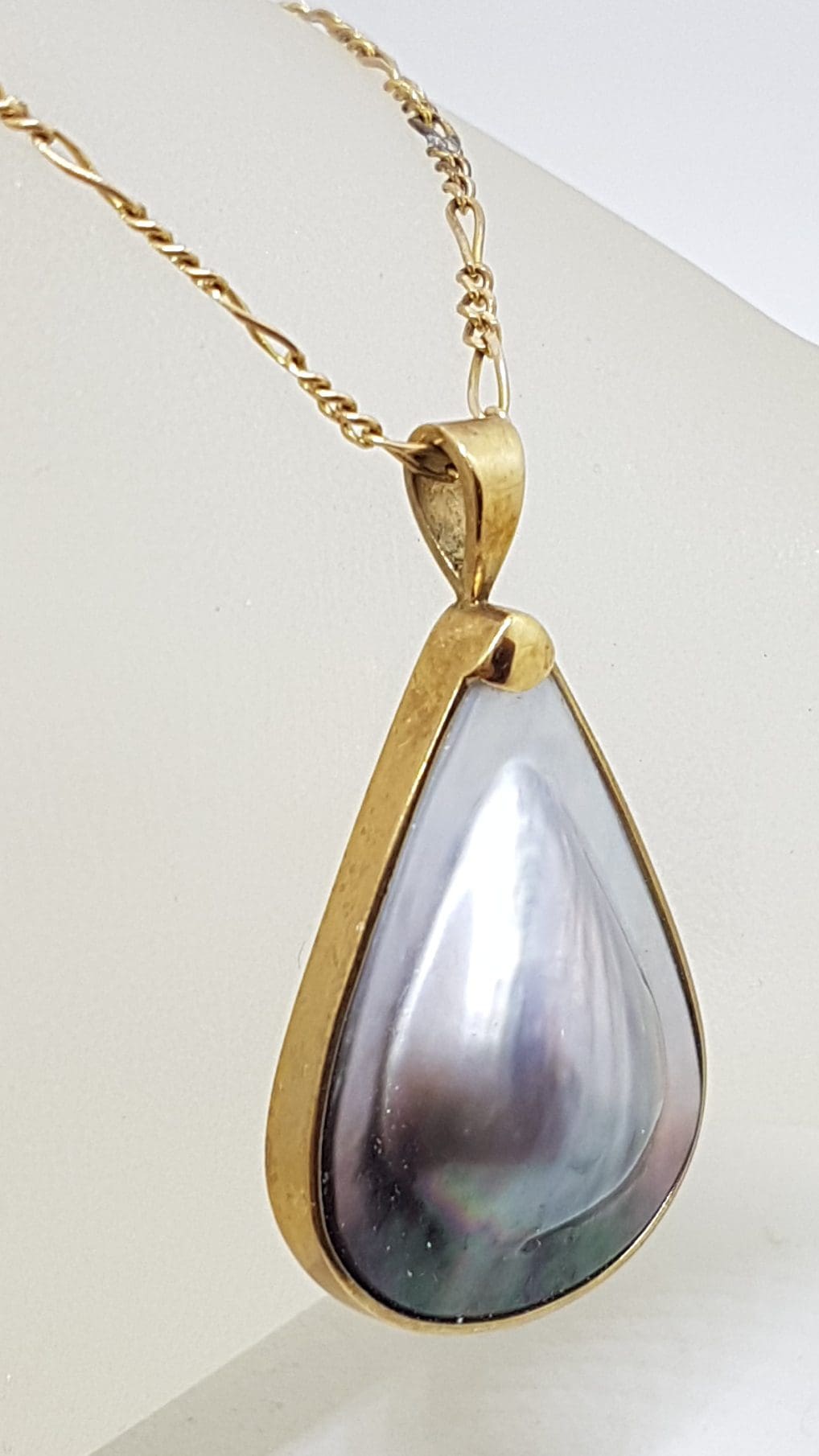 20201023_131331 9ct Yellow Gold Large Teardrop Shape Grey / Blue / Black Mabe Pearl Ornate Pendant on Gold Chain