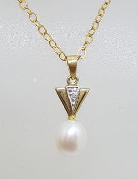 9ct Yellow Gold Pearl & Diamond Triangle Top Pendant on Gold Chain