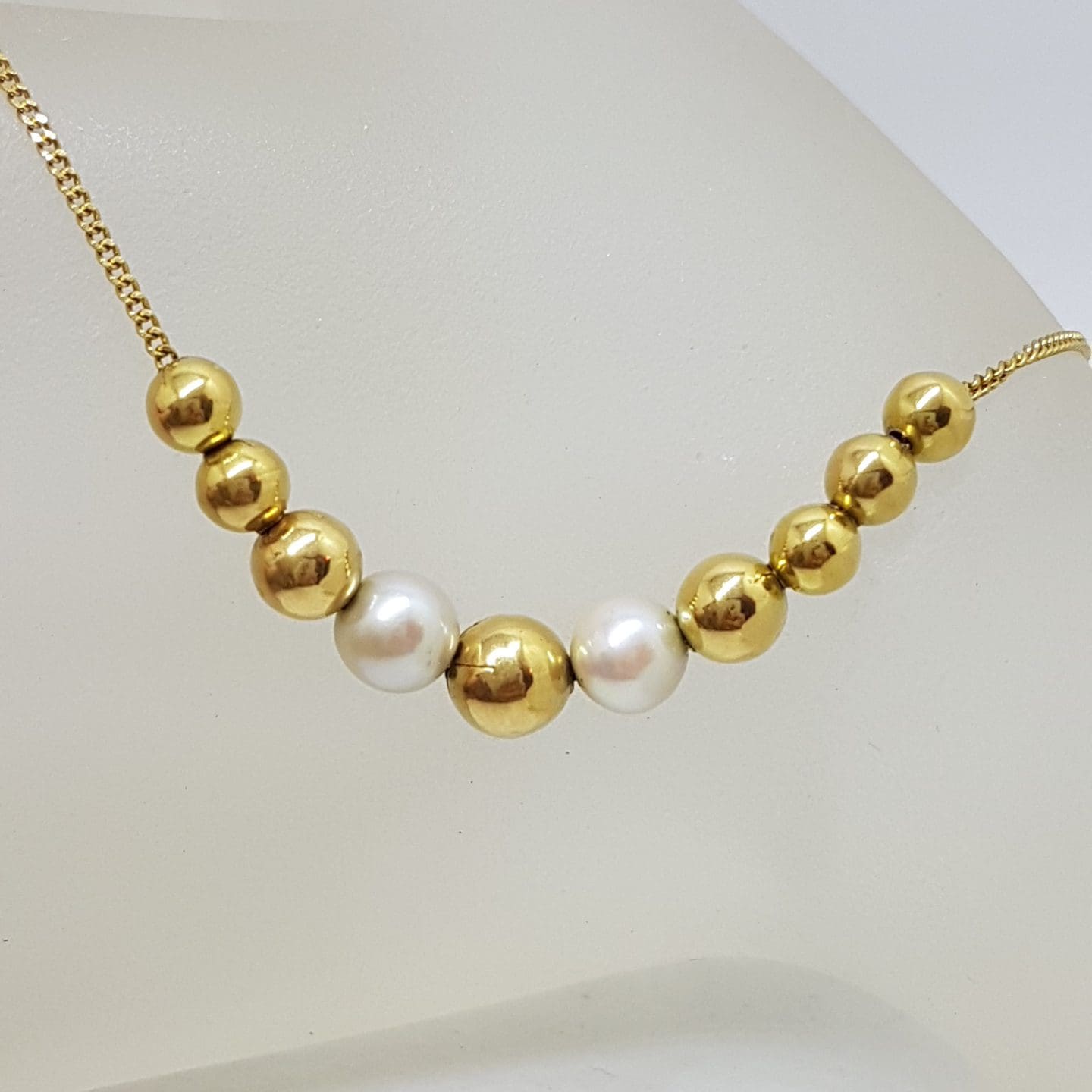 20201026_115310 9ct Yellow Gold Pearl and Gold Ball Collier / Necklace / Chain